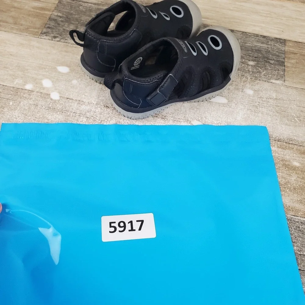 Keen Stingray‎ Kids Sandals Sz 9 Black Drizzle Round Toe Waterproof